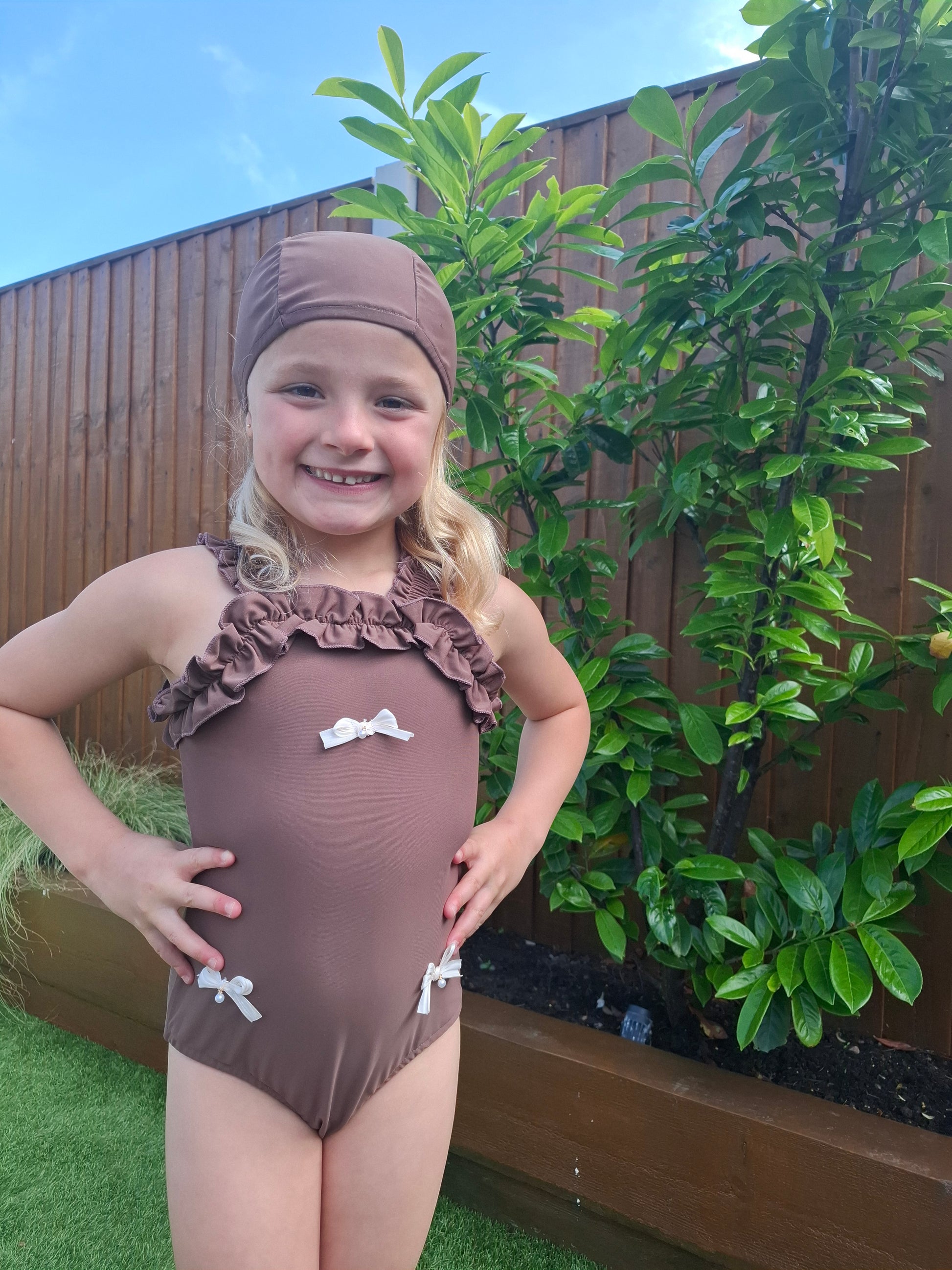 Bow & pearl costume & cap set